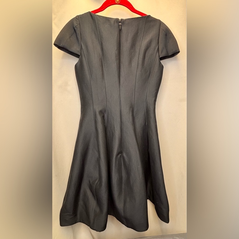 Halston Women's Black Short Sleeve Notch Neck Tulip Skirt Dress Size 2 - Picture 9 of 10